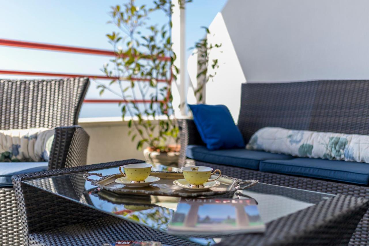 Apartamento Seaside Penthouse With Hot Tub Sky Living Split Exterior foto