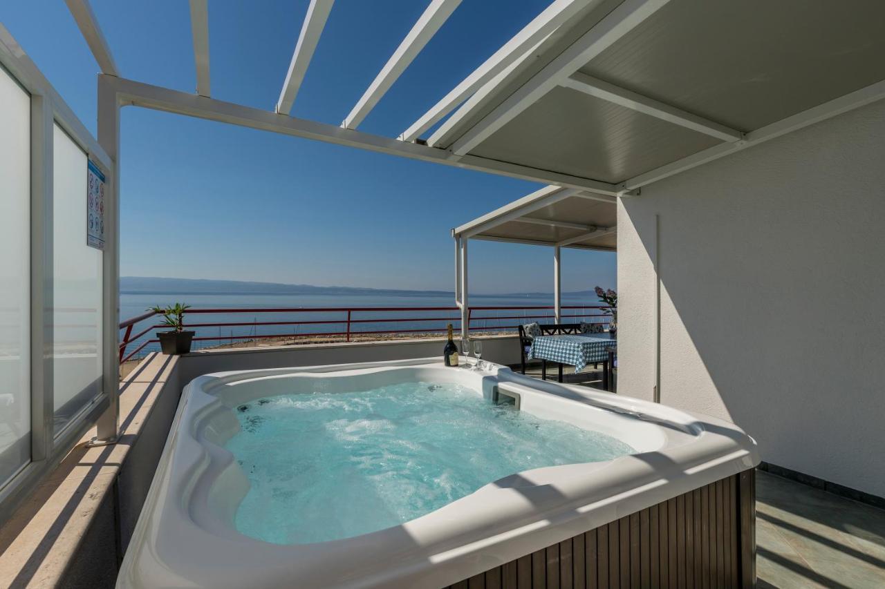 Apartamento Seaside Penthouse With Hot Tub Sky Living Split Exterior foto