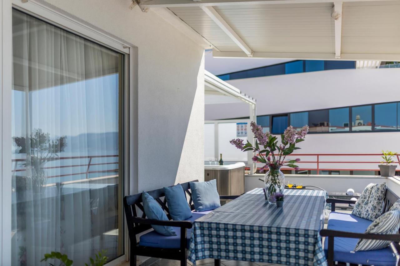 Apartamento Seaside Penthouse With Hot Tub Sky Living Split Exterior foto