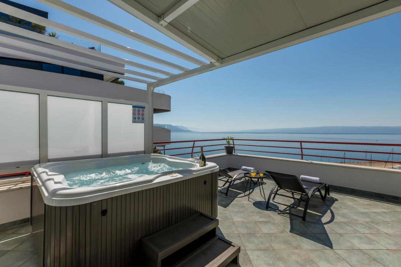 Apartamento Seaside Penthouse With Hot Tub Sky Living Split Exterior foto